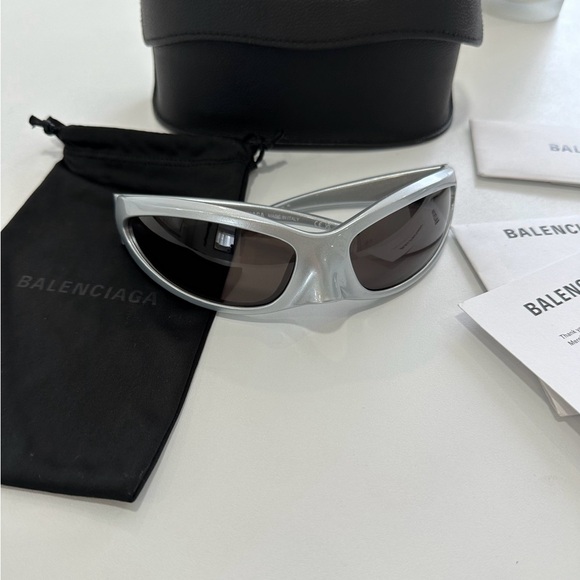 Balenciaga X Skin cat silver XL mask sunglasses - Picture 6 of 13